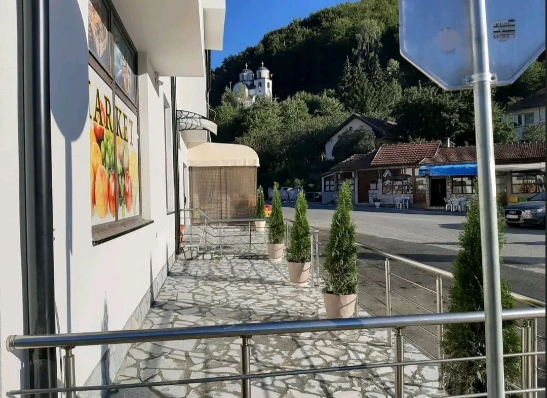 Prodaja, ugostiteljski objekat, 460m², Centar, Plav