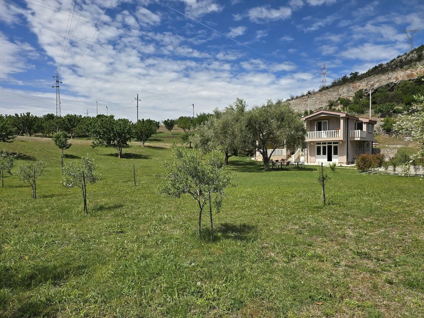 Prodaja, kuća, 180m², Zlatica, Podgorica