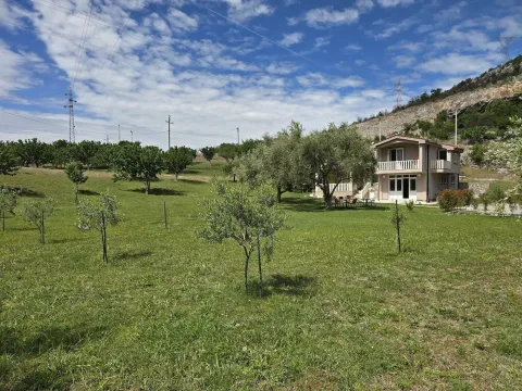Sale, house, 180m², Zlatica, Podgorica - image 11