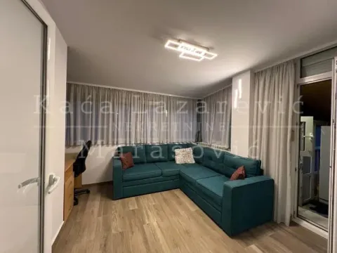 Izdavanje, trosoban stan, 74m², Cerak, Beograd - image 11