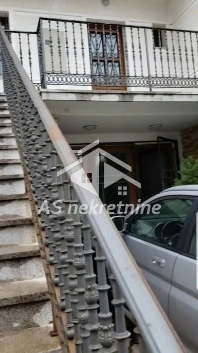 Izdavanje, kuća, 220m², Savski Venac, Beograd