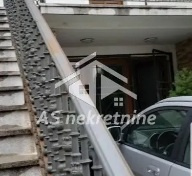 Izdavanje, kuća, 220m², Savski Venac, Beograd - image 22