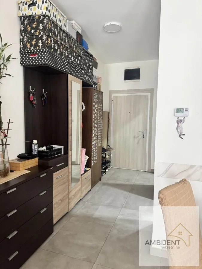 Prodaja, trosoban stan, 71m², Stari Banovci, Stara Pazova