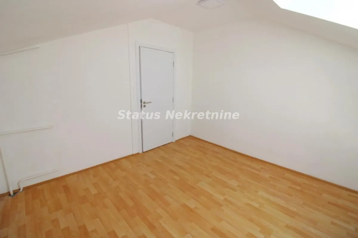Prodaja, jednosoban stan, 33m², Železnička Stanica, Novi Sad Sve Podlokacije