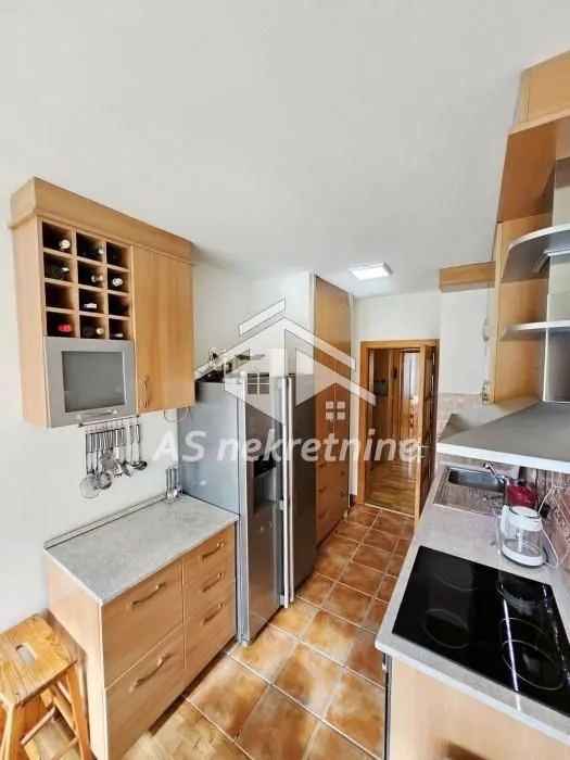 Rent, three bedroom apartment, 80m², Stari Grad, Beograd