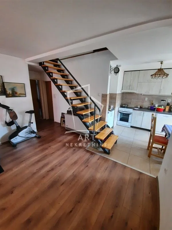 Prodaja, petosoban stan, 126m², Zvezdara, Zvezdara Sve Podlokacije