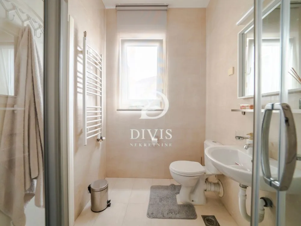 Prodaja, trosoban stan, 85m², Južni Bulevar, Vračar Sve Podlokacije