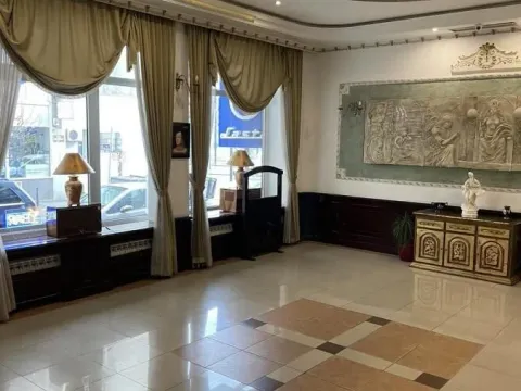 Izdavanje, poslovni prostor, 60m², Savski Venac, Beograd - image 2