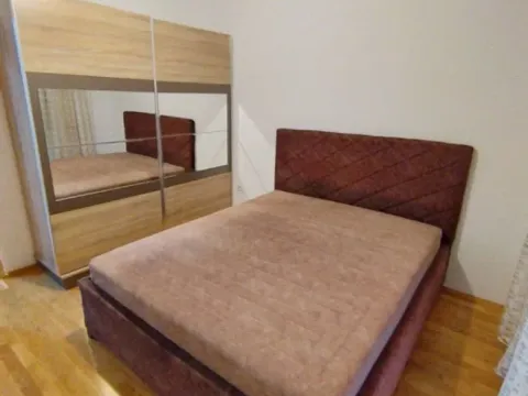 Izdavanje, dvosoban stan, 71m², Stari Aerodrom, Podgorica - image 4