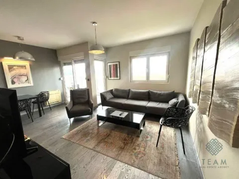 Izdavanje, jednosoban stan, 55m², City Kvart, Podgorica - image 2