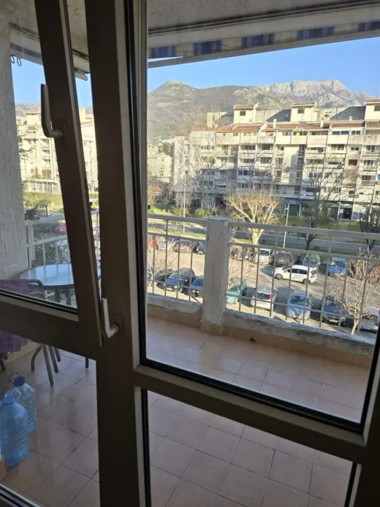Rent, two bedroom apartment, 80m², Centar, Bar