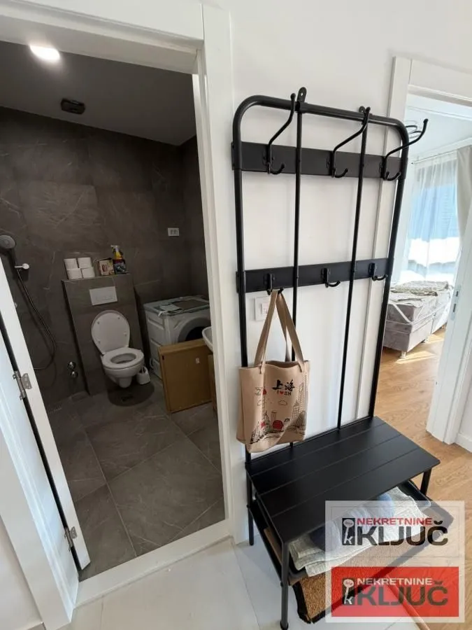 Izdavanje, jednosoban stan, 47m², Novi Sad, Srbija