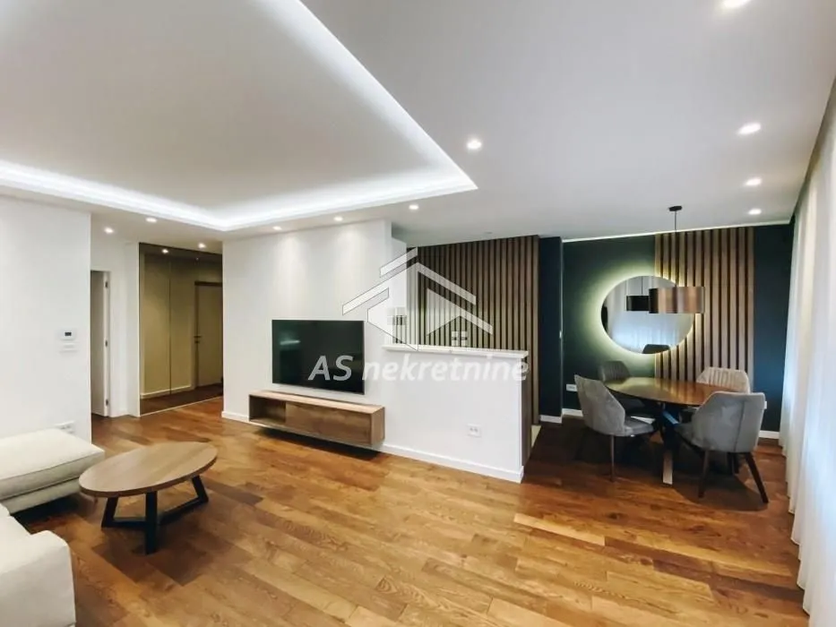 Izdavanje, trosoban stan, 68m², Čubura, Beograd