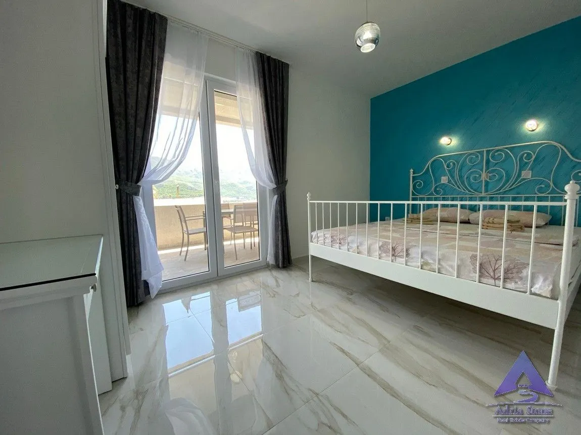 Rent, three bedroom apartment, 115m², Bečići, Budva