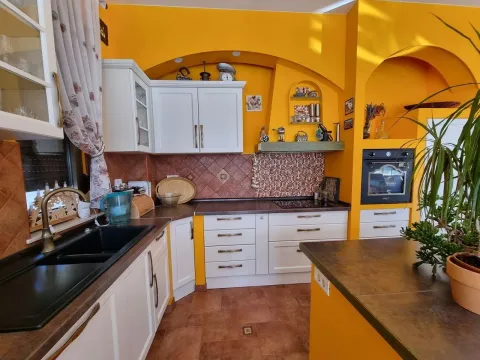 Sale, three bedroom apartment, 116m², Mažina, Tivat - image 8