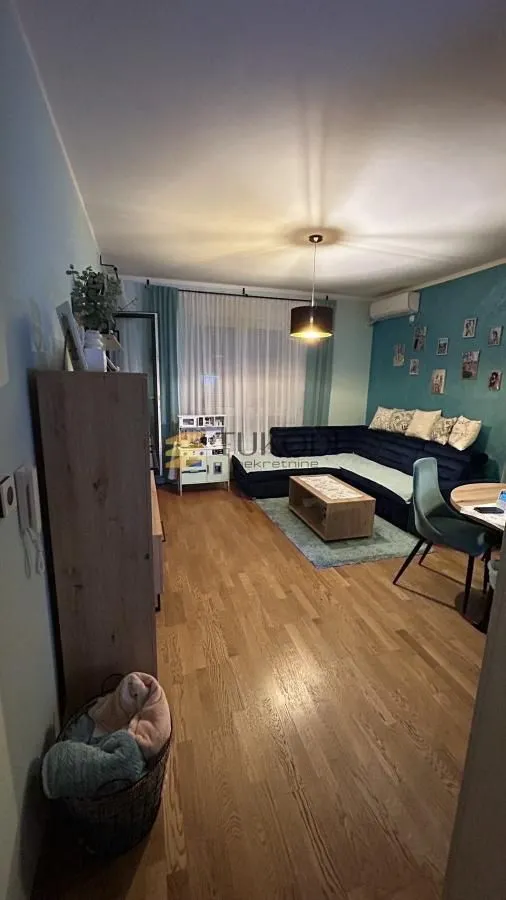 Prodaja, trosoban stan, 59m², Adamovićevo Naselje, Novi Sad Sve Podlokacije