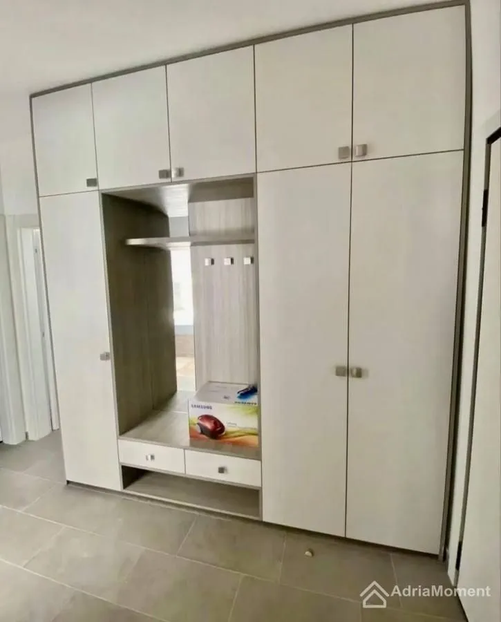 Prodaja, dvosoban stan, 80m², Tivat, Crna Gora