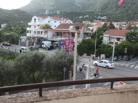 View of the surroundings and street from the terrace. - image 8