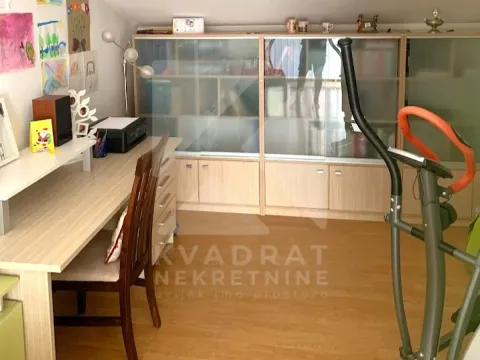 Izdavanje, kuća, 240m², Donja Gorica, Podgorica - image 9