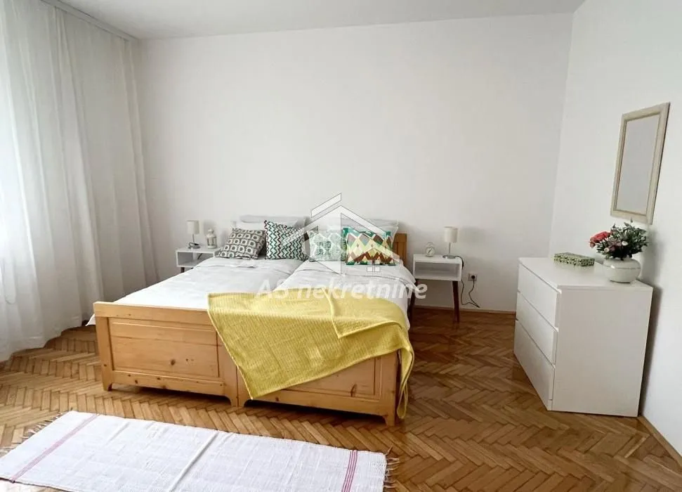 Izdavanje, dvosoban stan, 67m², Kalenić Pijaca, Vračar Sve Podlokacije