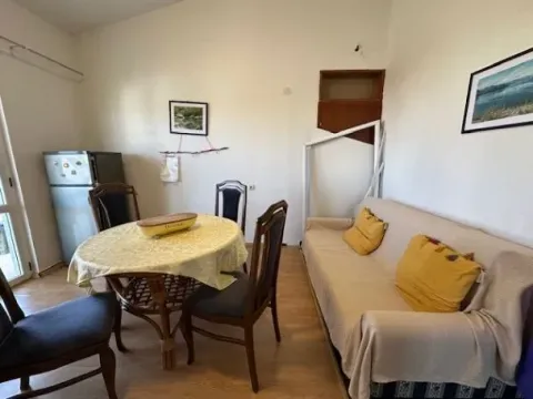 Izdavanje, dvosoban stan, 80m², Šušanj, Bar - image 4