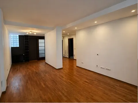 Rent, three bedroom apartment, 81m², Kalenić Pijaca, Vračar Sve Podlokacije - image 8