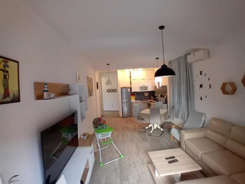 Prodaja, dvosoban stan, 72m², Dobrota, Kotor
