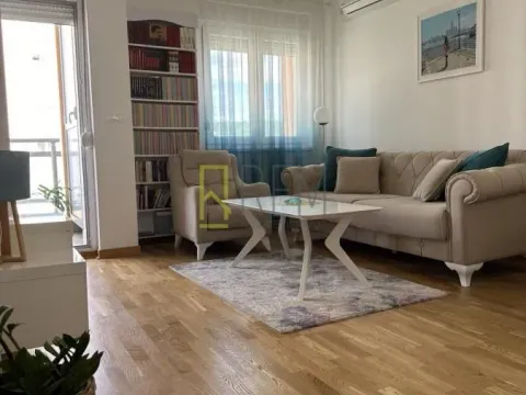 Rent, one bedroom apartment, 43m², City Kej, Podgorica - image 9