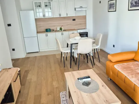 Izdavanje, jednosoban stan, 50m², Donja Gorica, Podgorica - image 1