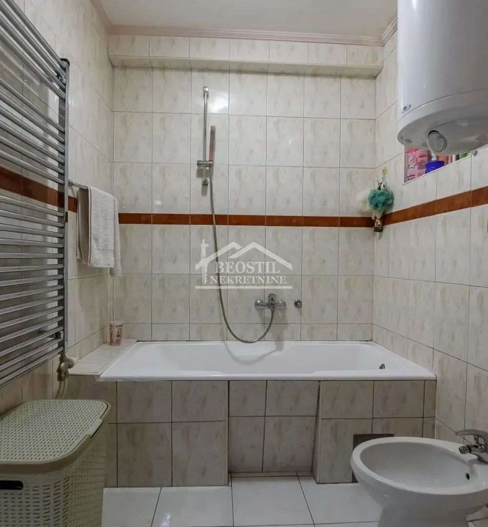 Prodaja, četvorosoban stan, 104m², Stari Grad, Beograd