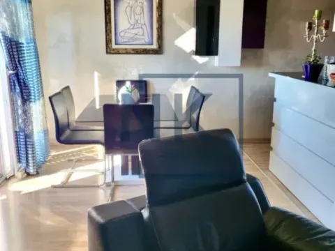 Prodaja, trosoban stan, 100m², Stari Aerodrom, Podgorica - image 3