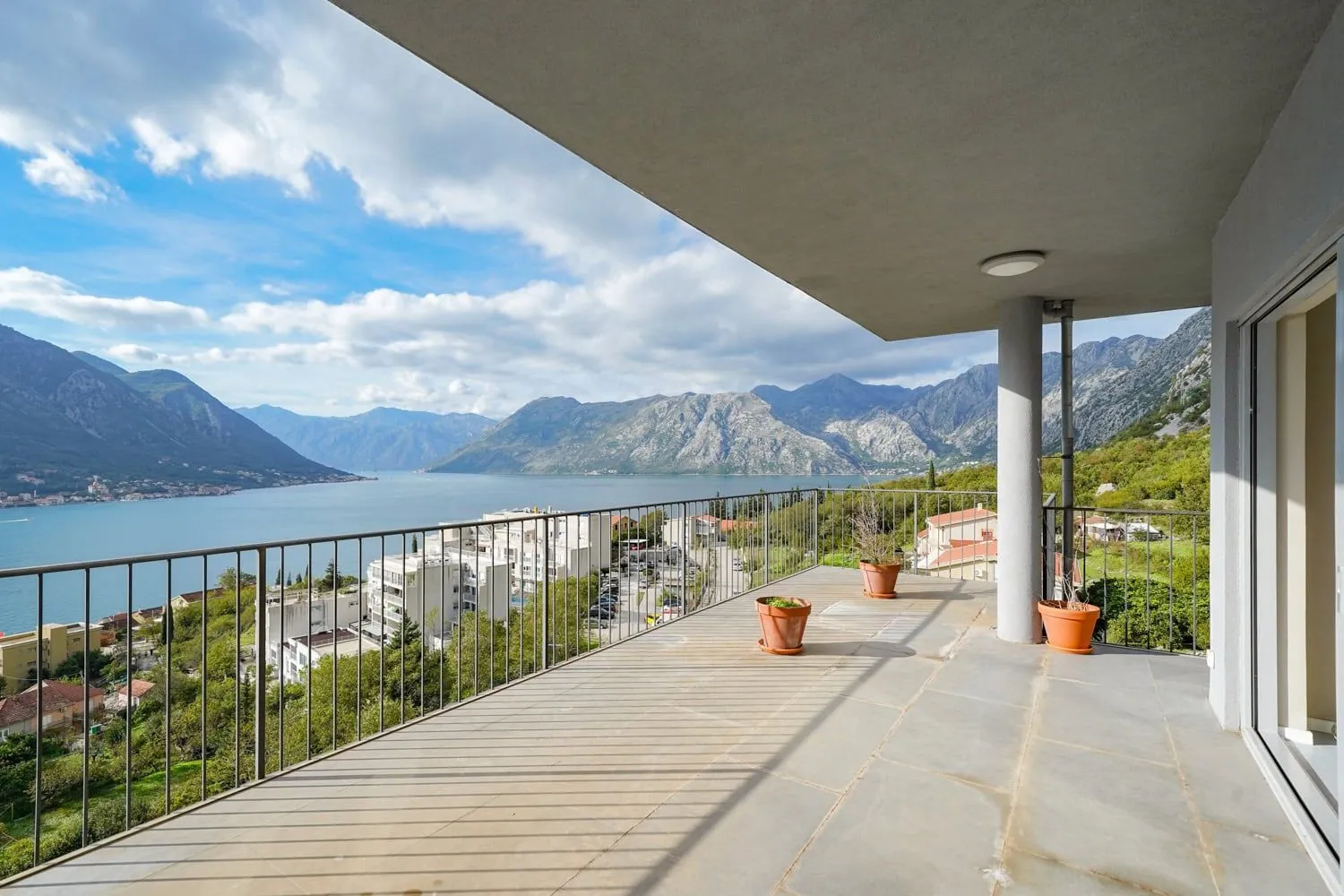 Prodaja, četvorosoban stan, 158m², Dobrota, Kotor