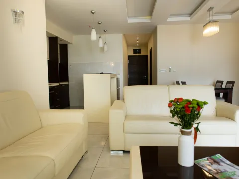 Rent, two bedroom apartment, 58m², Bečići, Budva - image 3