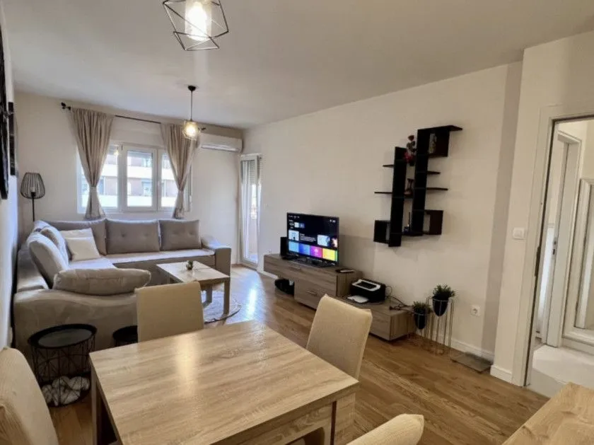 Prodaja, jednosoban stan, 53m², Central Point, Podgorica