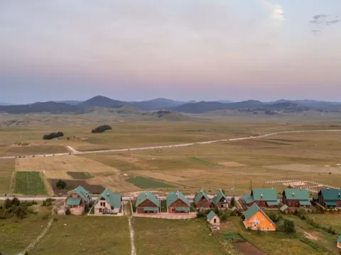 Sale, house, 300m², Motički gaj, Žabljak - image 30