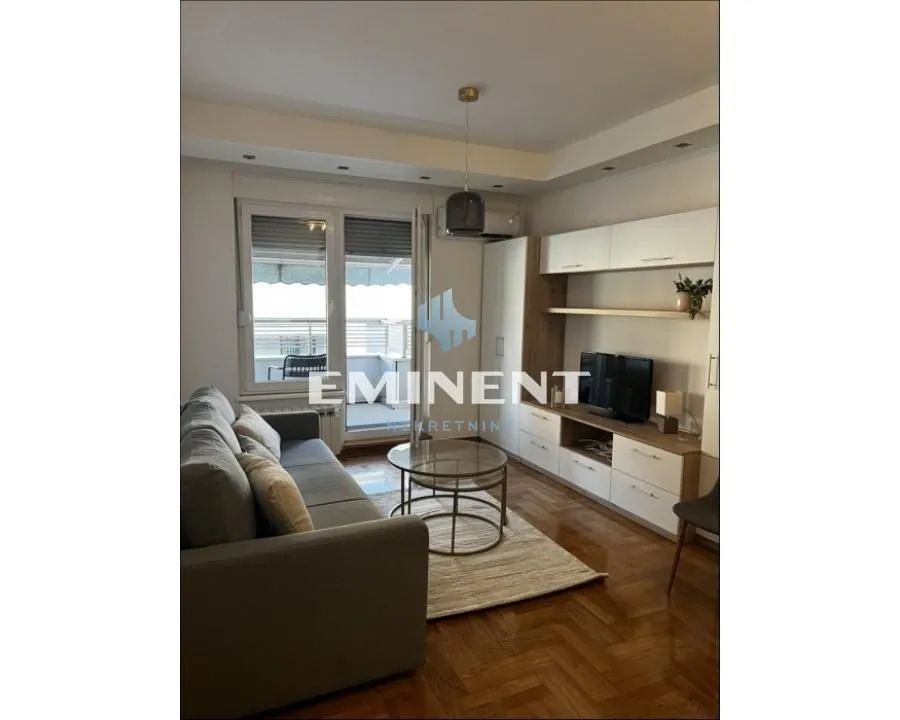 Rent, two bedroom apartment, 43m², Vračar Sve Podlokacije, Beograd