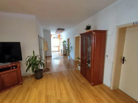 Prodaja, kuća, 171m², Petrovaradin, Novi Sad - image 13