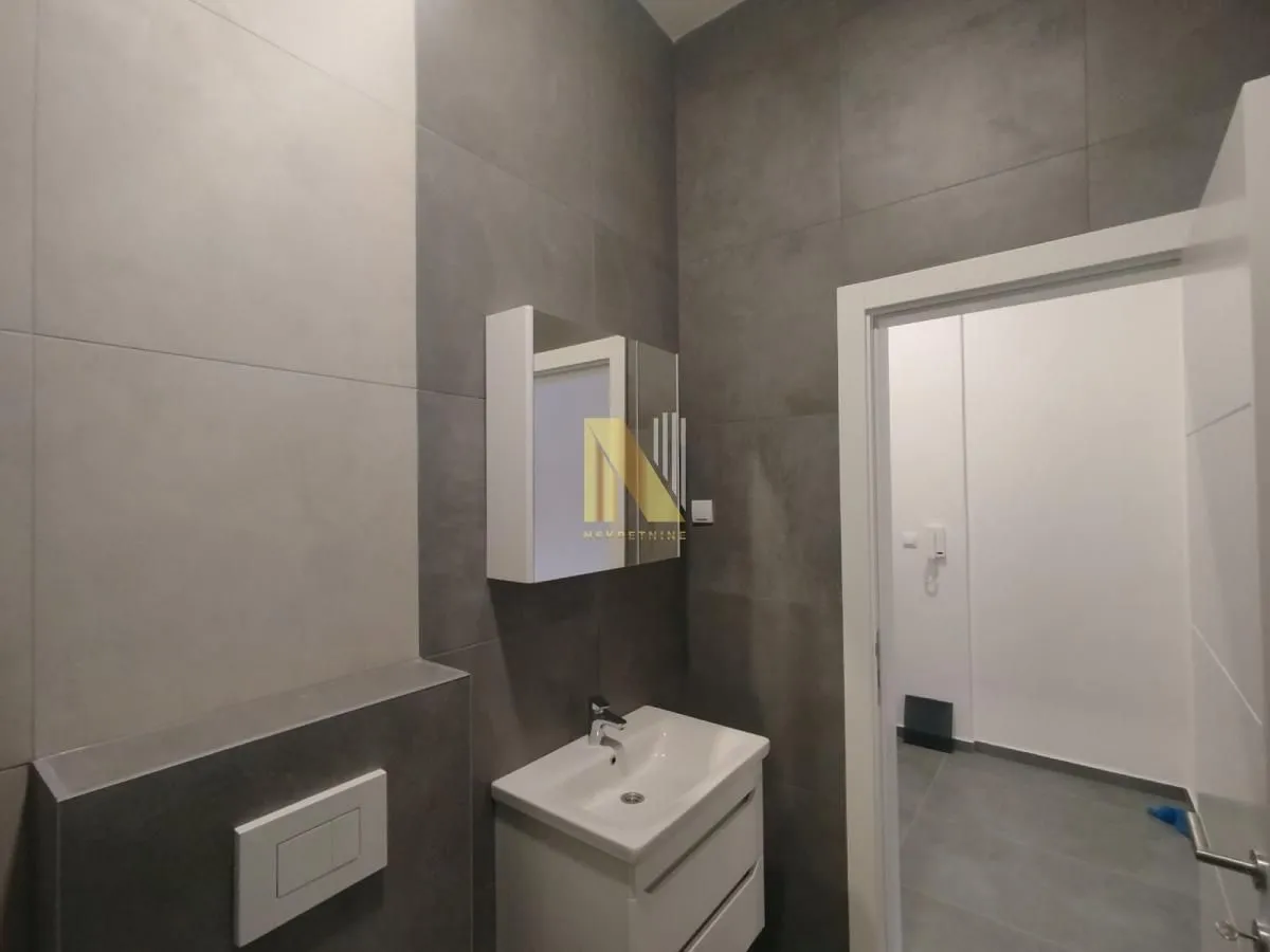 Prodaja, garsonjera, 31m², Grbavica, Novi Sad Sve Podlokacije