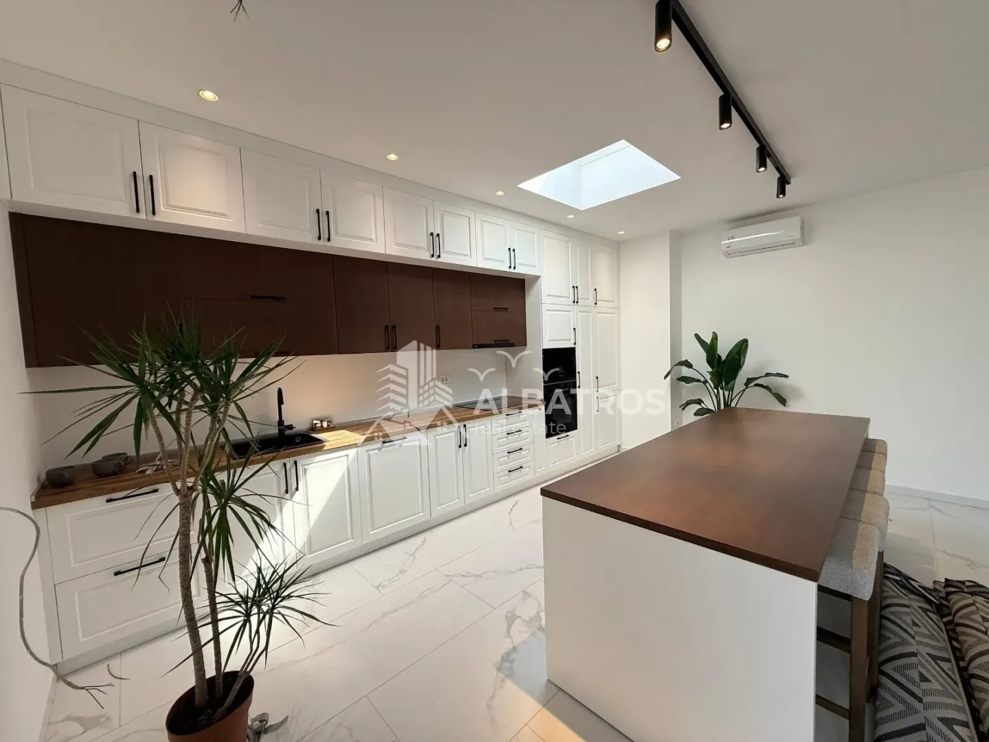 Sale, three bedroom apartment, 442m², Soho City, Bar