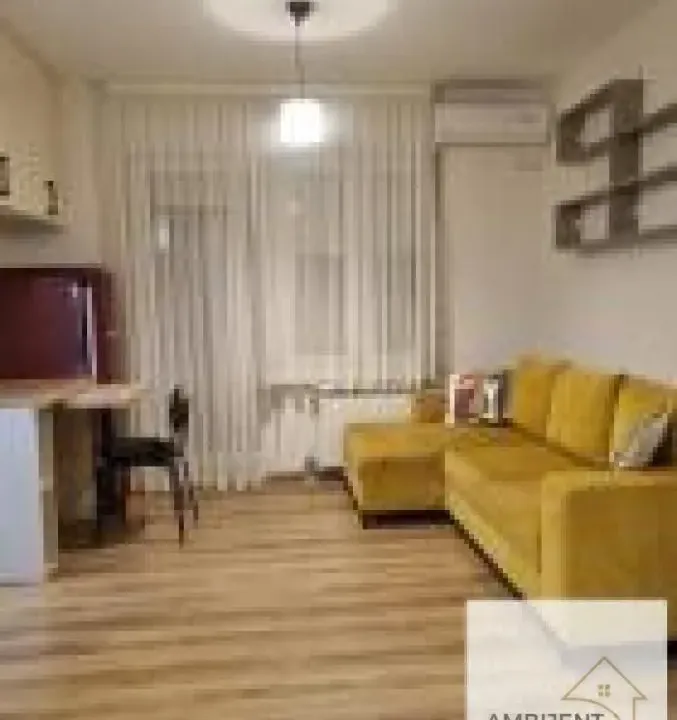 Izdavanje, trosoban stan, 45m², Lekino Brdo, Voždovac Sve Podlokacije