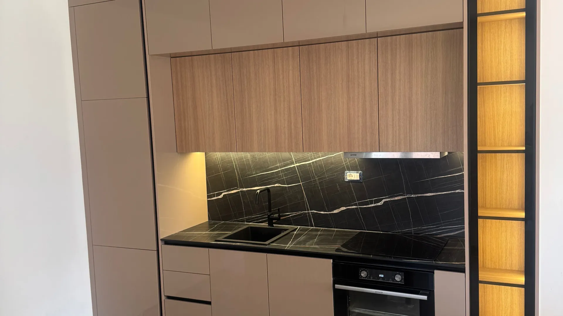 Prodaja, kuća, 300m², Kuće Rakića, Podgorica