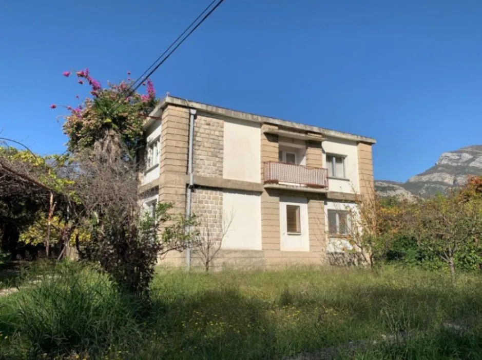 Prodaja, kuća, 230m², Stari Bar, Bar