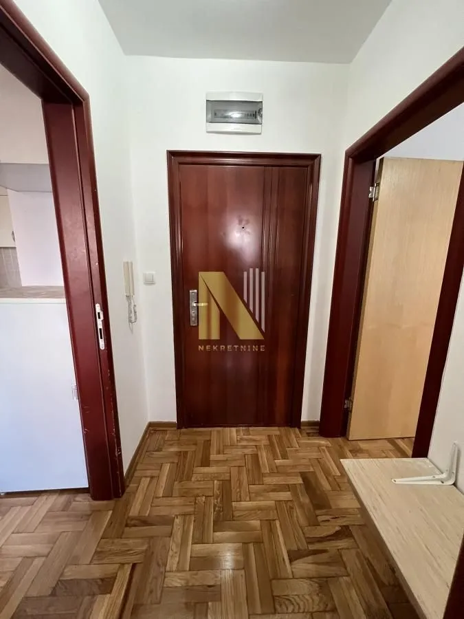 Izdavanje, dvosoban stan, 38m², Nova Detelinara, Novi Sad Sve Podlokacije