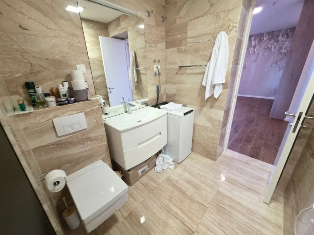 Sale, one bedroom apartment, 77m², Tre Canne, Budva