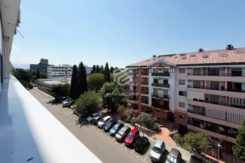Izdavanje, dvosoban stan, 74m², Preko Morače, Podgorica - image 16