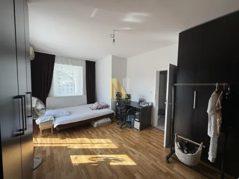 Izdavanje, kuća, 200m², Tatarsko brdo, Petrovaradin - image 8