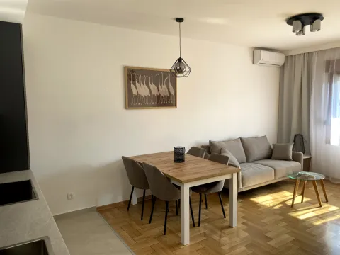 Izdavanje, jednosoban stan, 45m², Centar, Tivat - image 13