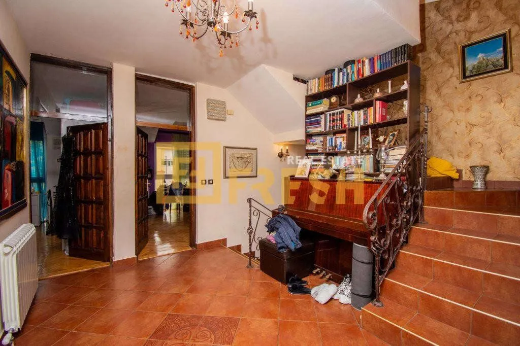 Prodaja, trosoban stan, 155m², Gorica C, Podgorica