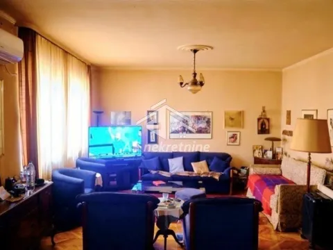 Sale, apartment, 68m², Kalenić Pijaca, Vračar Sve Podlokacije - image 1