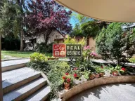 Izdavanje, četvorosoban stan, 130m², Senjak, Beograd - image 1